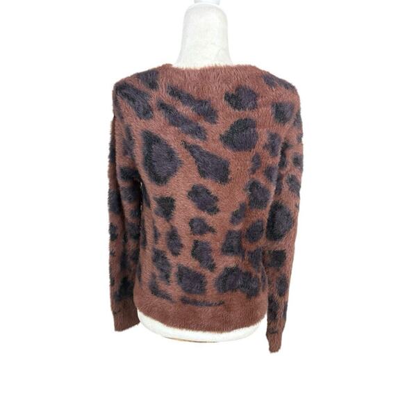 Threaded Leaf Cardigan Womens Size M Brown Leopard Print Fuzzy Cozy Sweater New - Picture 6 of 16